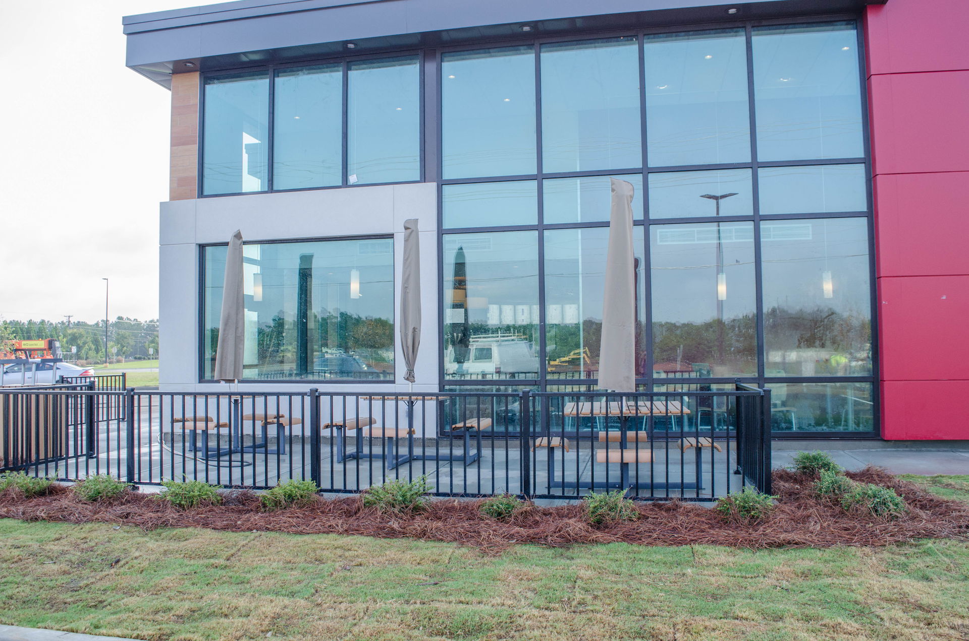 Restaurant commercial landscape in Augusta, GA improves look of space.