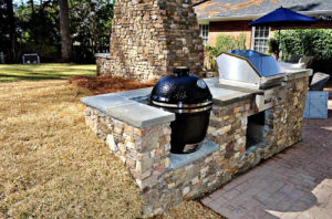 Outdoor kitchen living space Bluffton, SC. 