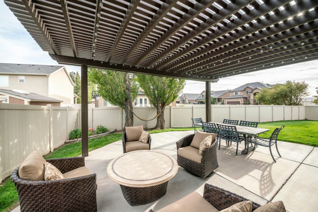 What Is the Difference Between a Pergola and a Gazebo? 1