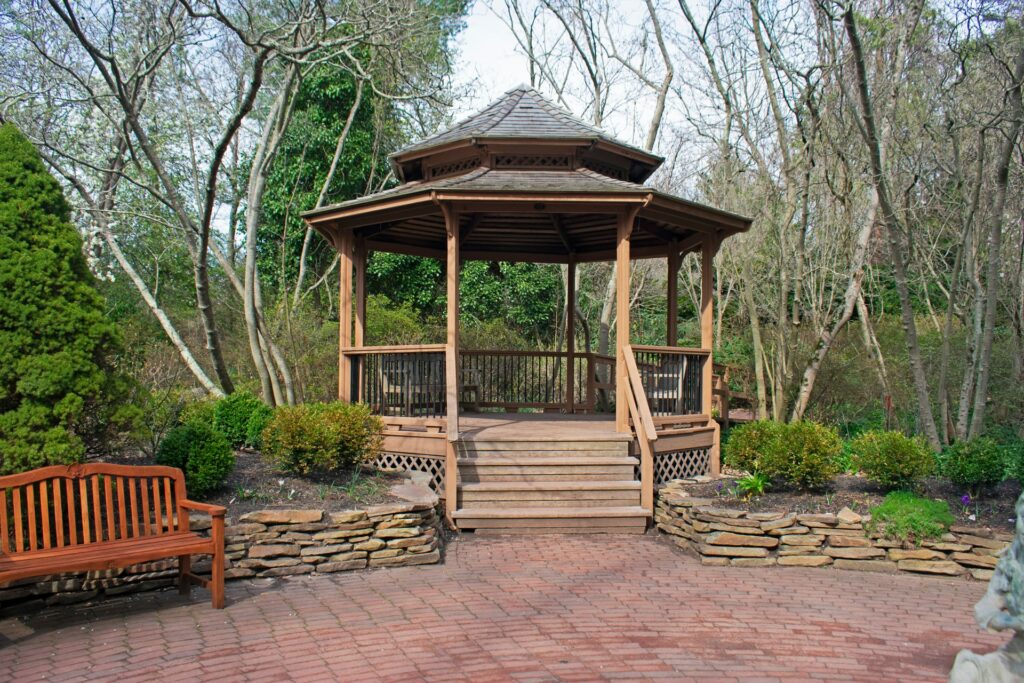 What Is the Difference Between a Pergola and a Gazebo? 2