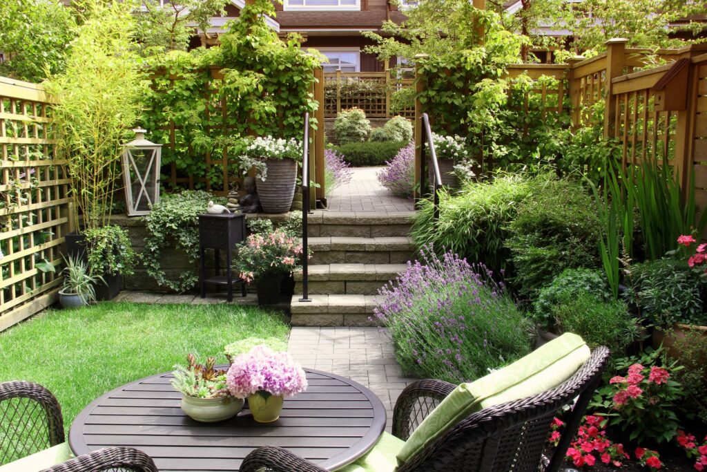 Small Garden Tips: Maximize Compact Outdoor Spaces 7